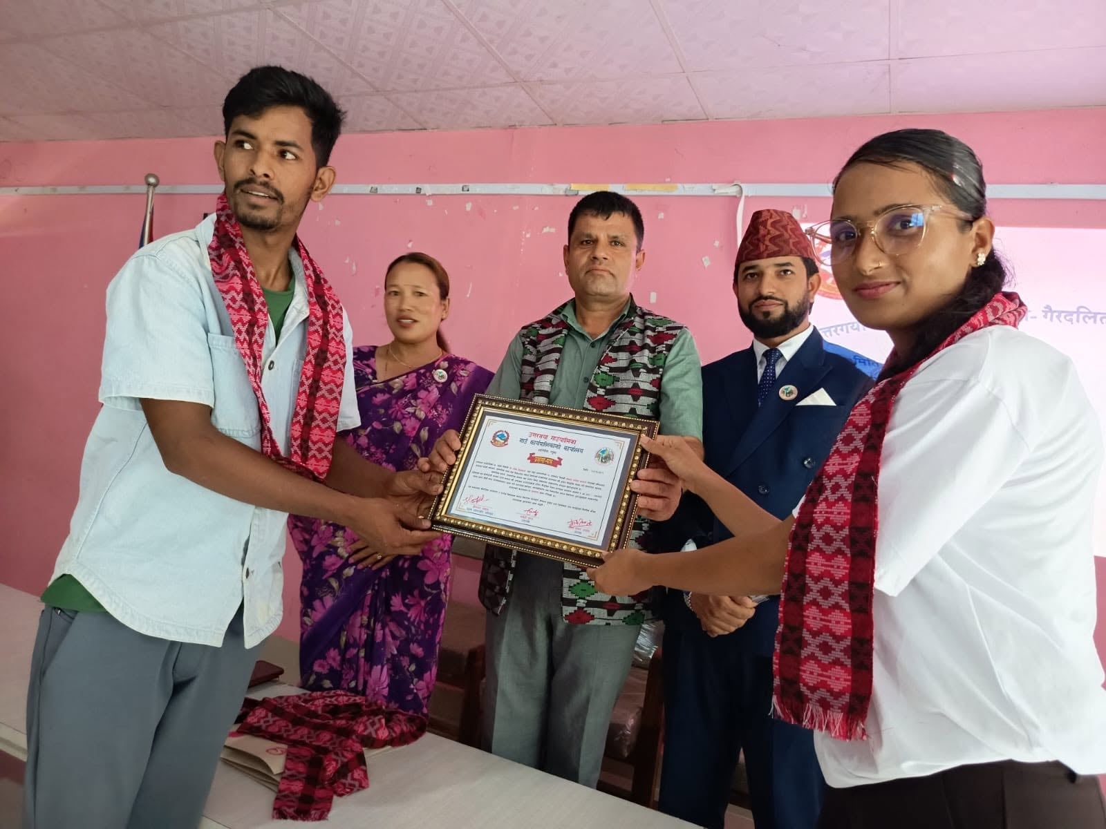 अन्तरजातीय विवाह प्रोत्साहनका लागि रकम सहित सम्मान